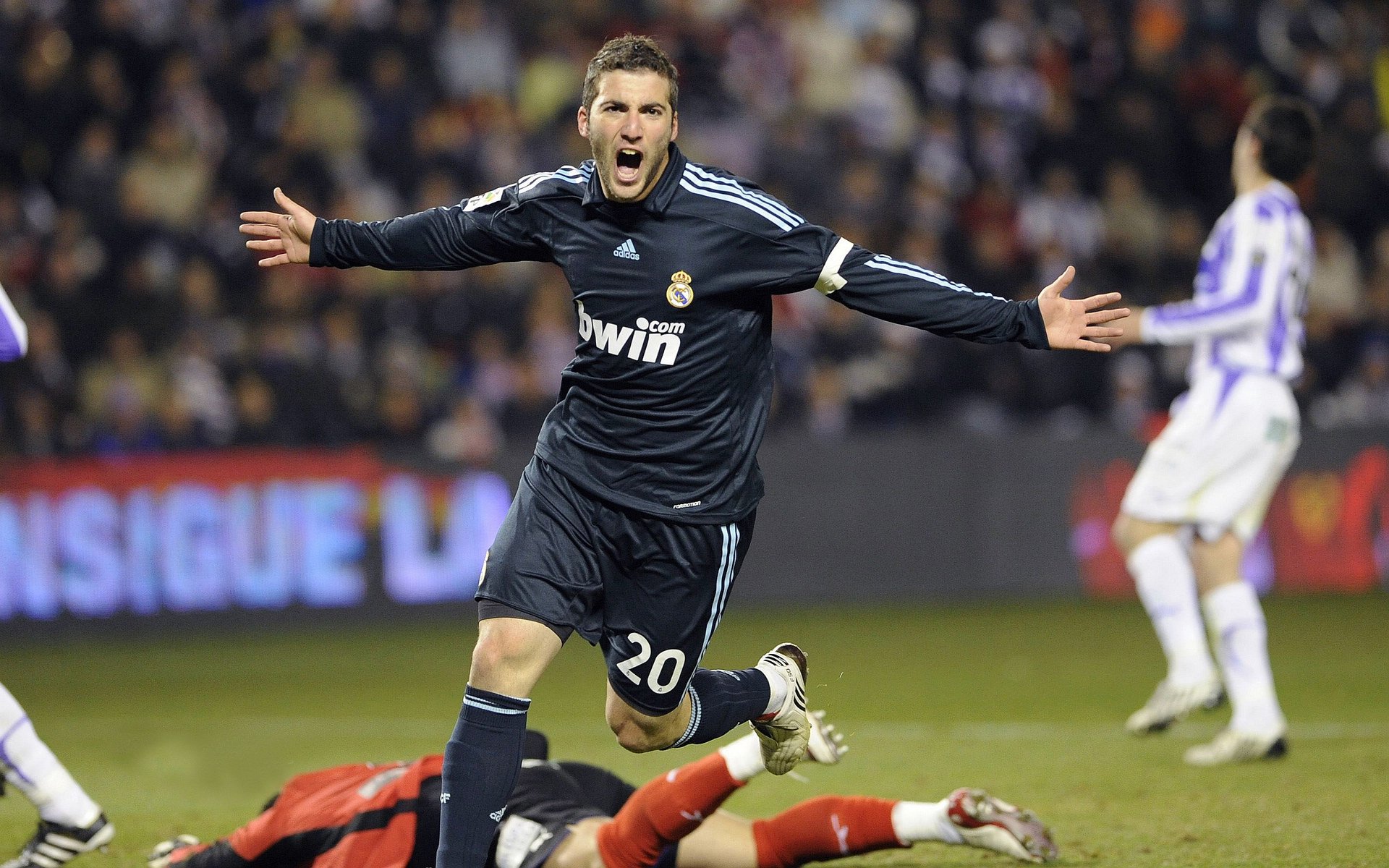 球衣设计美学成为俱乐部文化一部分，球队球衣